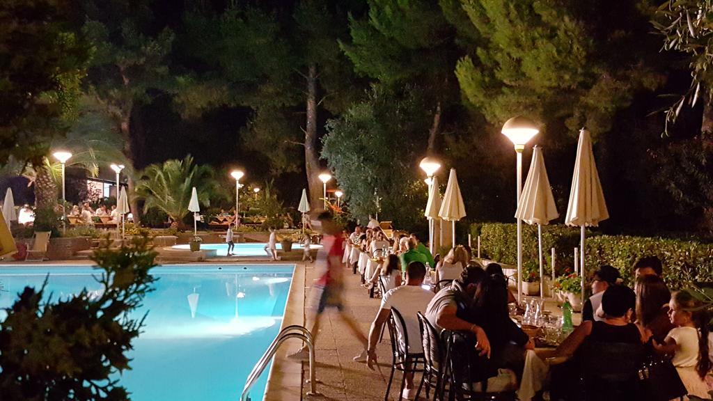 Villaggio Turistico Residence Delfino Βιέστε Εξωτερικό φωτογραφία