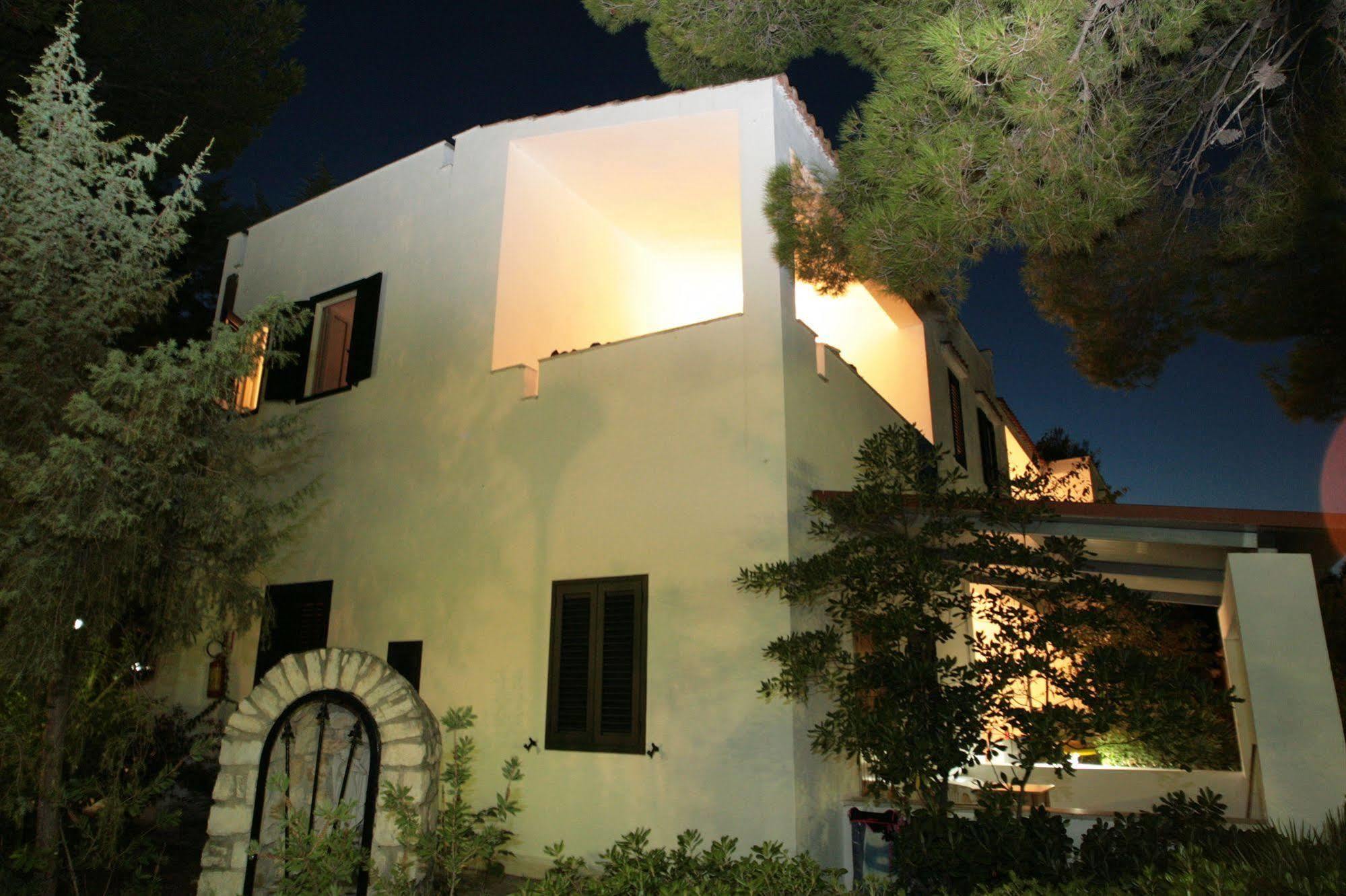 Villaggio Turistico Residence Delfino Βιέστε Εξωτερικό φωτογραφία